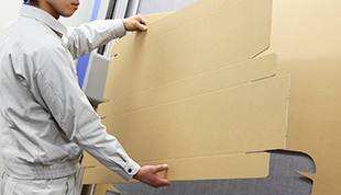 確かな技術・経験と柔軟な発想力で、 包装設計のより新たな可能性を追求します。